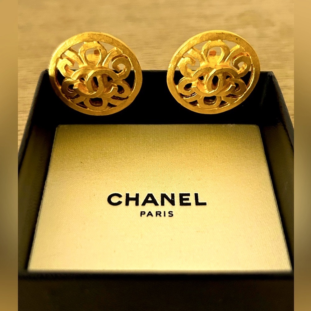 CHANEL Vintage 90’s CC Earrings COA Posh